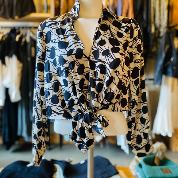 Blouse from lush - Picture 3 of 4